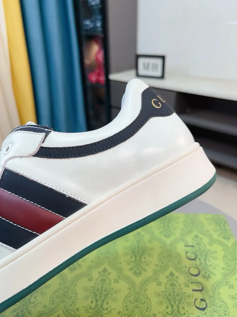 Men's shoes 💰440🌹🌹GUCCI [Gucci] New high-end brand of men's shoes, the latest fashionable casual men's shoes, trendy and versatile style, relaxed and sporty style, uppers imported from Italy, first-layer cowhide, genuine leather lining and ultra-fine workmanship. Original personalized fashionable rubber wear-resistant outsole, light and comfortable on the foot, size 38-44